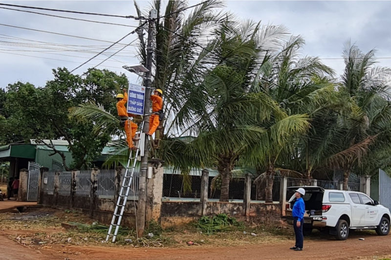 Gia Lai: Ngành điện tích cực tham gia xây dựng nông thôn mới ở làng Sơn