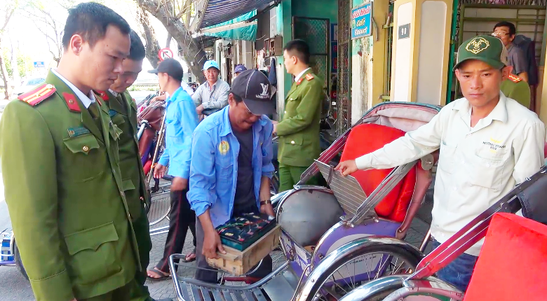 Thừa Thiên Huế: Có nên sử dụng xe xích lô gắn động cơ điện?