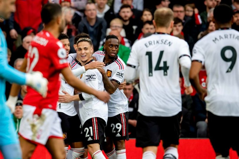 MU đánh bại Nottingham Forest 2-0 trên sân khách