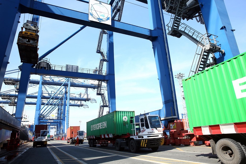 Xuất nhập khẩu của doanh nghiệp FDI đạt 125,56 tỷ USD, giảm 14,2%