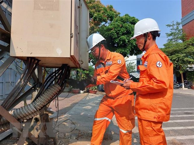 Tăng cường sử dụng điện tiết kiệm để tránh nguy cơ sự cố đáng tiếc