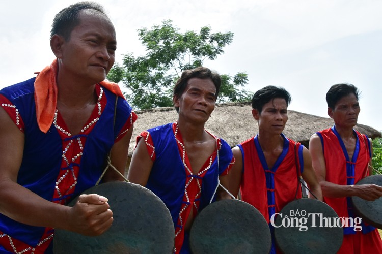 Ý nghĩ nhân văn trong lễ bỏ mả của người Raglai