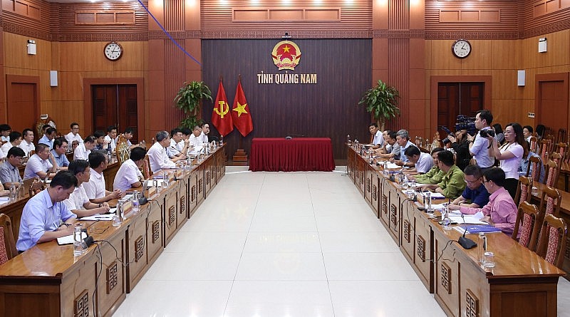 Ngành điện tìm giải pháp tháo gỡ khó khăn, đẩy nhanh các dự án truyền tải điện