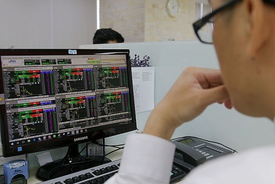 Chứng khoán: Thanh khoản cải thiện, thị trường sẽ duy trì đà tăng điểm