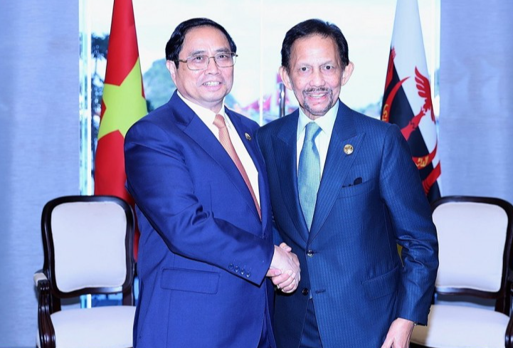 Thủ tướng Phạm Minh Chính gặp Quốc vương Brunei Hassanal Bolkiah