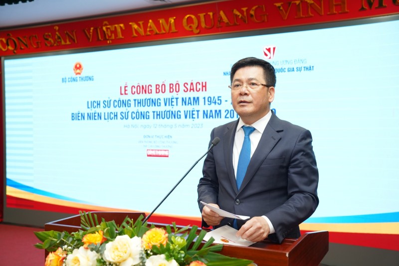 Bộ Công Thương ra mắt bộ sách lịch sử ngành hơn 2.500 trang