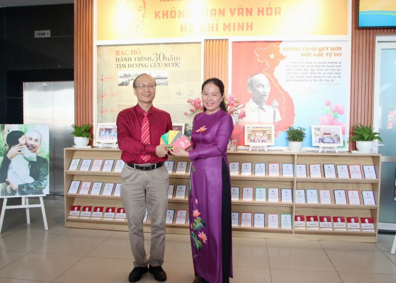 Trường Cao đẳng Kinh tế Đối ngoại khánh thành không gian văn hóa Hồ Chí Minh