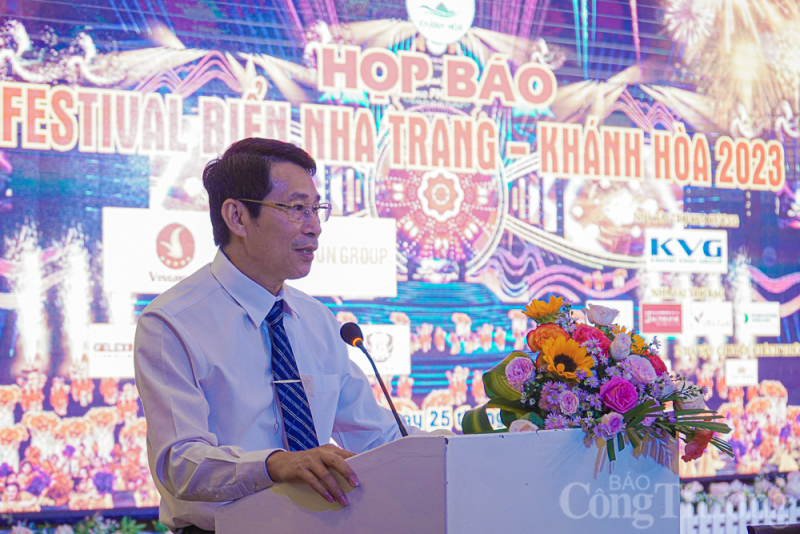 Ông Đinh Văn Thiệu – Phó Chủ tịch UBND tỉnh Khánh Hòa phát biểu.