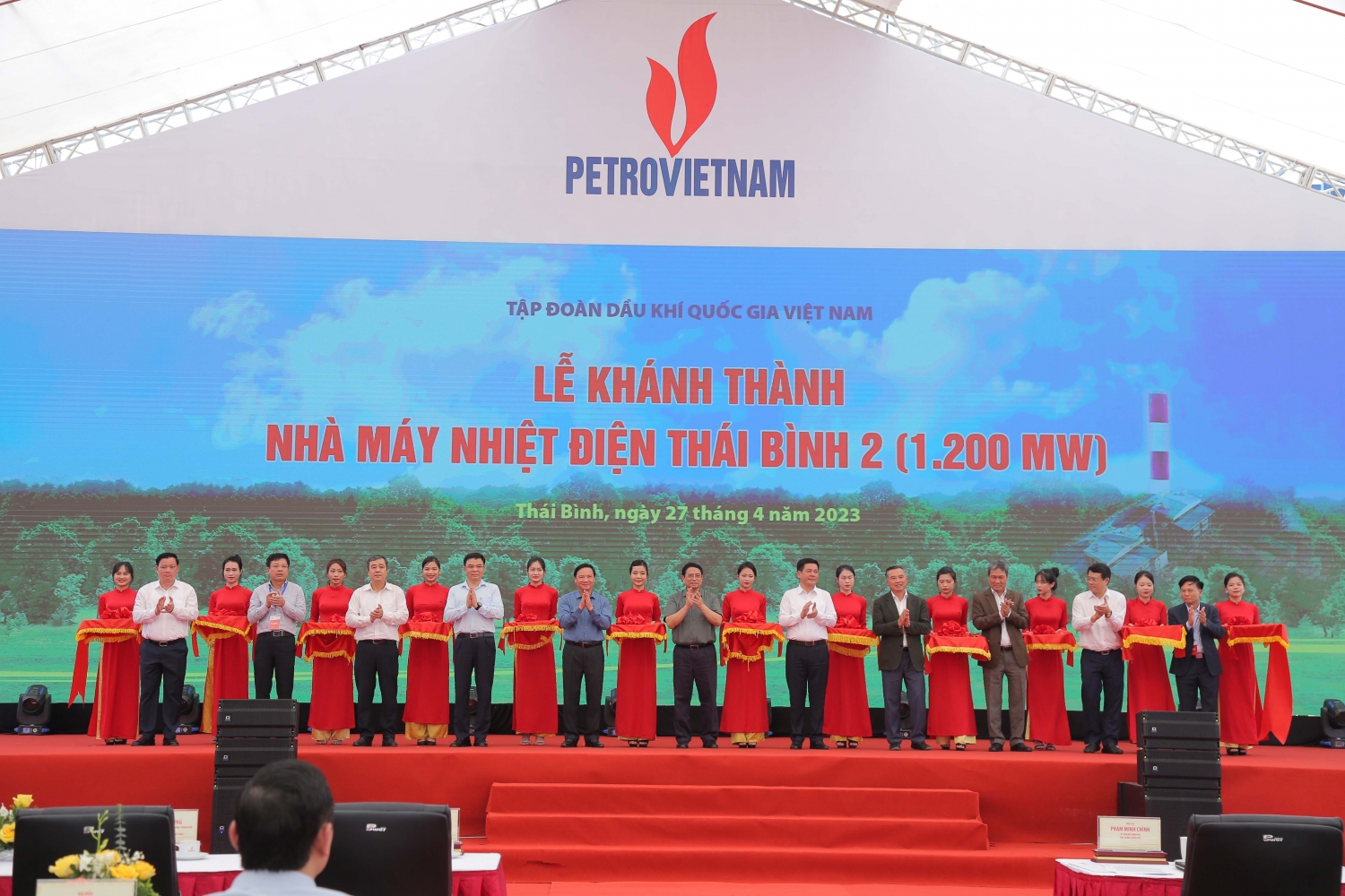 Petrovietnam quyết tâm hoàn thành mục tiêu các dự án điện
