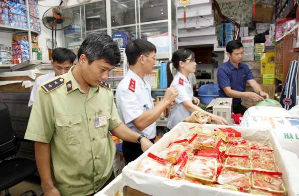 Hà Nội đình chỉ hàng loạt cơ sở vi phạm an toàn thực phẩm