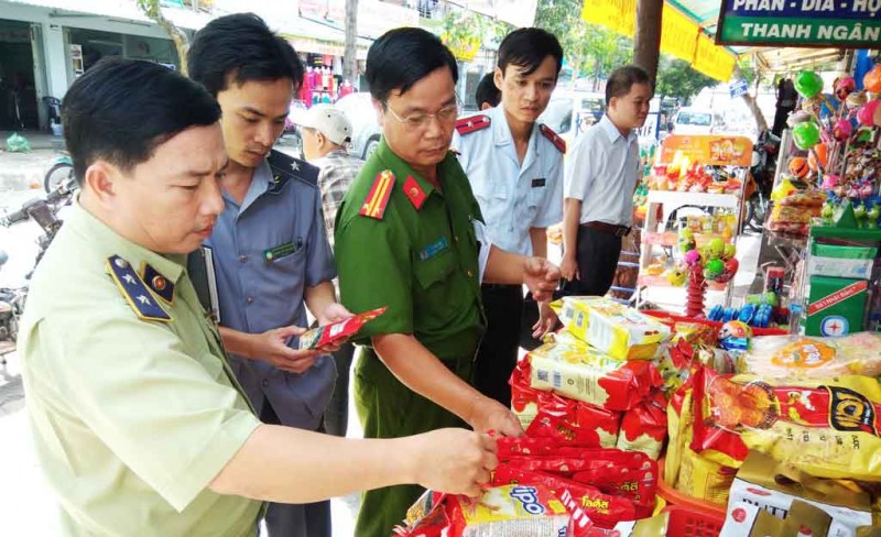 Hà Nội đình chỉ hàng loạt cơ sở vi phạm an toàn thực phẩm