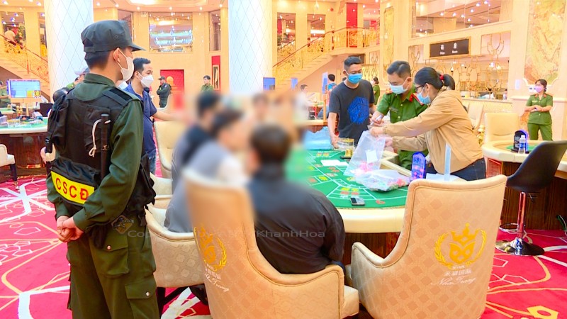 Khánh Hòa: Triệt phá ổ nhóm đánh bạc "khủng" do người nước ngoài cầm đầu