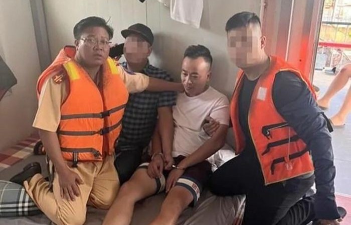 Kẻ trốn truy nã 7 năm bị bắt trên sông Hồng