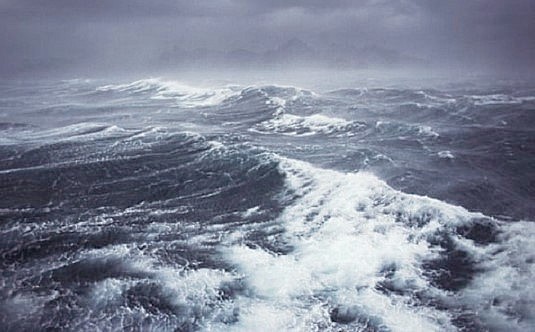 Các tỉnh ven biển chủ động ứng phó với gió mạnh, sóng lớn, mưa dông và thời tiết xấu trên biển
