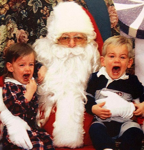 Bạn đã từng thấy hình ảnh em bé khóc thét vì... ông già Noel chưa? Đừng bỏ lỡ những bức hình hài hước này, chúng sẽ khiến bạn cười đến rớt cả nước mắt!