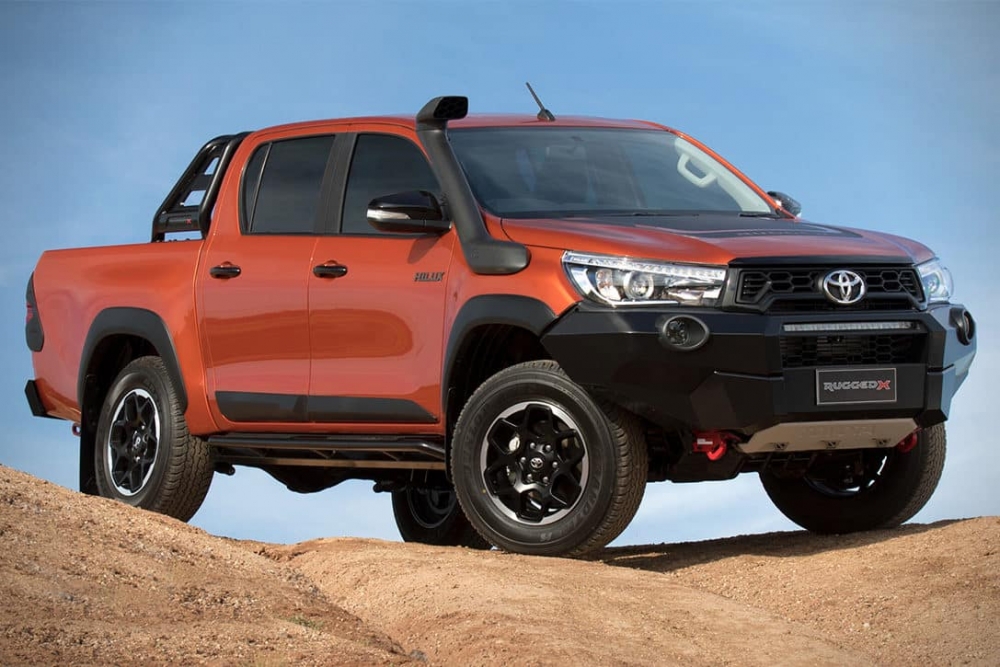 Toyota Hilux và Triton đồng loạt tăng doanh số riêng Ranger giảm  Báo Dân  trí