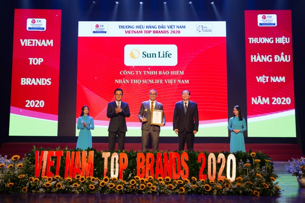 Sun Life Việt Nam đạt danh hiệu Top 10 Thương hiệu hàng đầu Việt Nam 2020 | Báo Công Thương