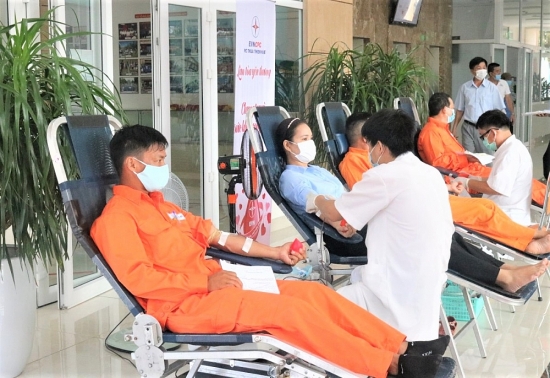 PC Thừa Thiên Huế: Gần 150 cán bộ công nhân viên tham gia hiến máu tình nguyện