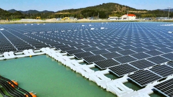 ADB tài trợ dự án điện mặt trời nổi lớn nhất Việt Nam