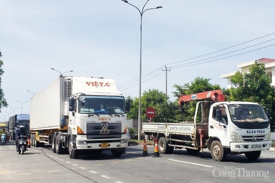 Đà Nẵng: 4 tuyến đường áp dụng “Luồng xanh” ưu tiên vận chuyển hàng hóa, công nhân, chuyên gia