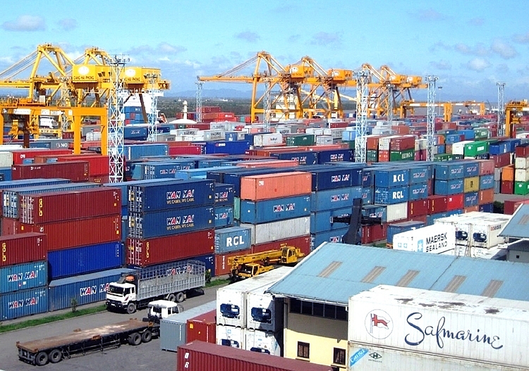 Vận chuyển khó khăn dẫn đến hàng hóa xuất nhập khẩu có thể ứ đọng ở các cảng