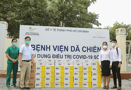 Vinamilk trao tặng sản phẩm dinh dưỡng Sure Prevent Gold cho 50 bệnh viện tuyến đầu