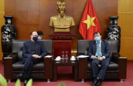 Bộ Công Thương sẵn sàng hỗ trợ doanh nghiệp Nga sản xuất ô tô