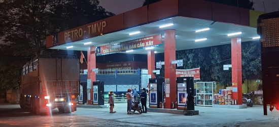Xử lý vi phạm gian lận thương mại 1 cửa hàng xăng dầu tại Vĩnh Phúc