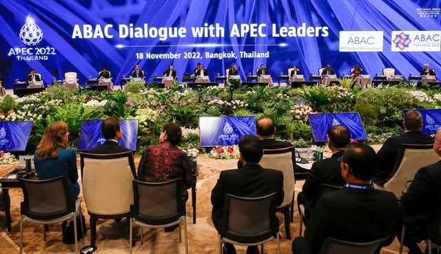 Chủ tịch nước Nguyễn Xuân Phúc đối thoại các nhà lãnh đạo APEC và Hội đồng Tư vấn kinh doanh APEC