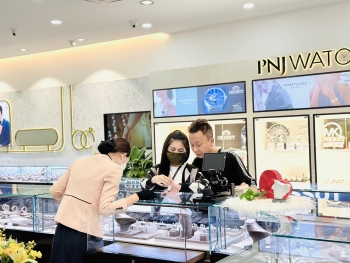 Tăng trưởng đồng đều ở các kênh bán lẻ giúp lợi nhuận PNJ tăng mạnh 96,1%