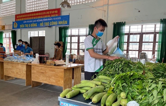 Không để công nhân thiếu lương thực